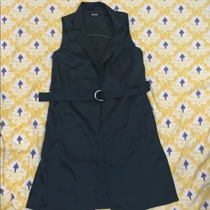 Sleeveless jacket